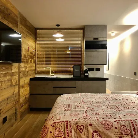 Central Apart Chalet アパート